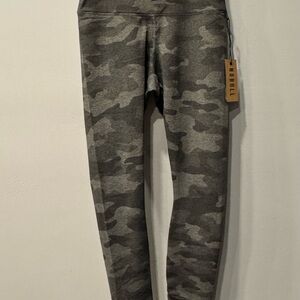 NOBULL Women’s Dark Gray Camo Leggings ~ Size XS